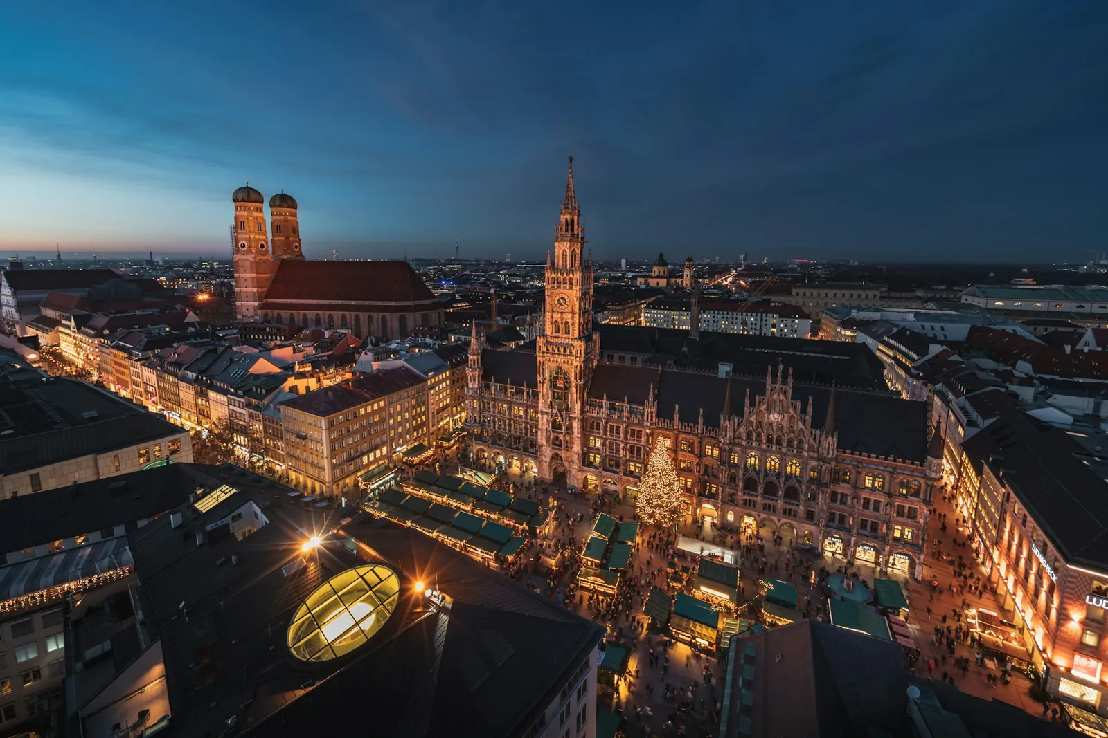 Munich city centre with the Frauenkirche and town hall at dusk
